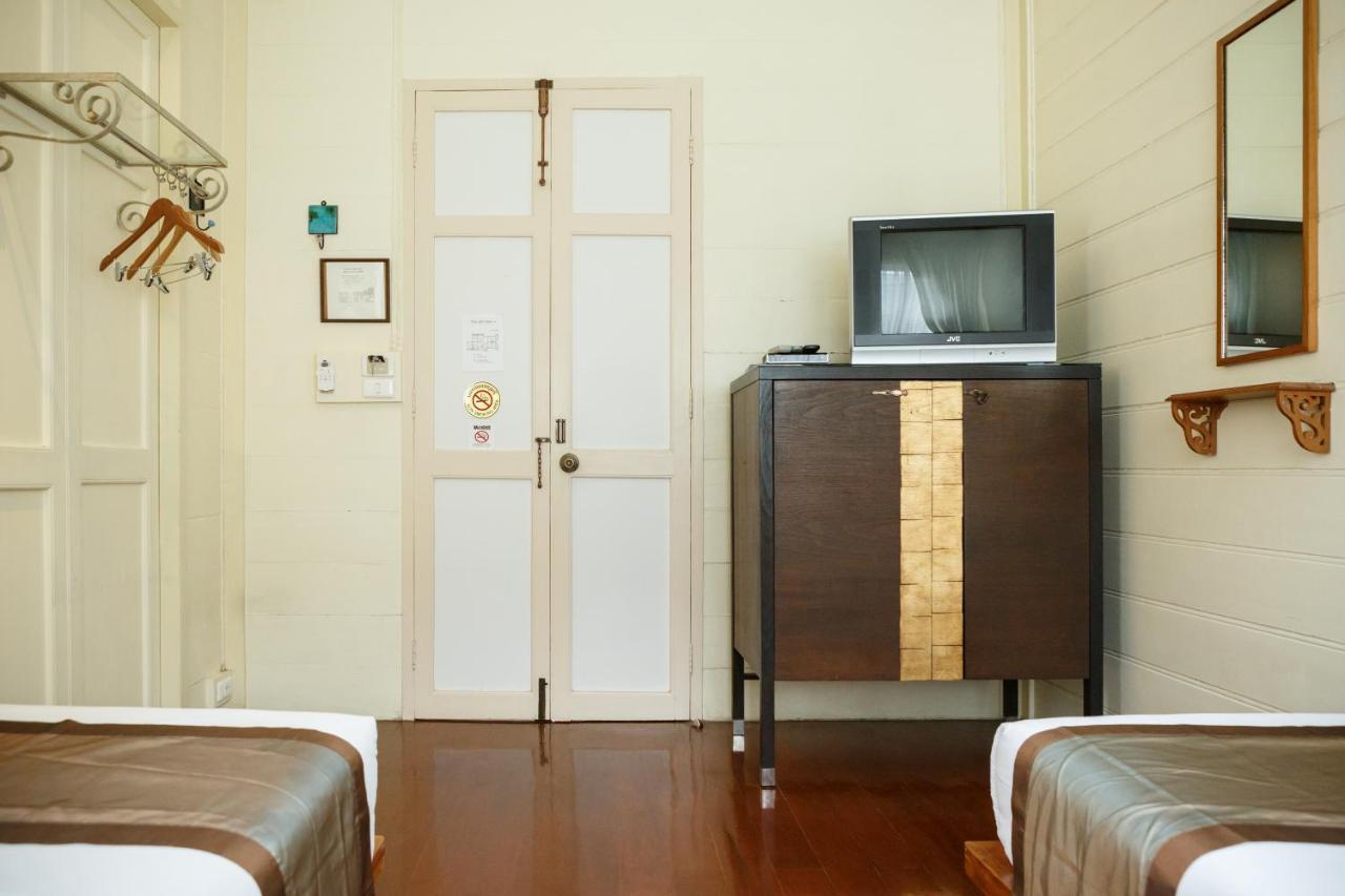 Auberge de jeunesse Baan Dinso à Bangkok Extérieur photo